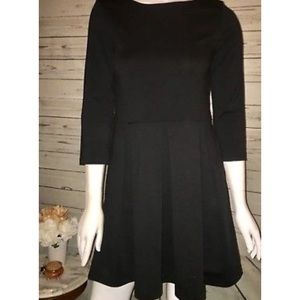 Gap black stretch pleated 3/4 sleeve dress pockets